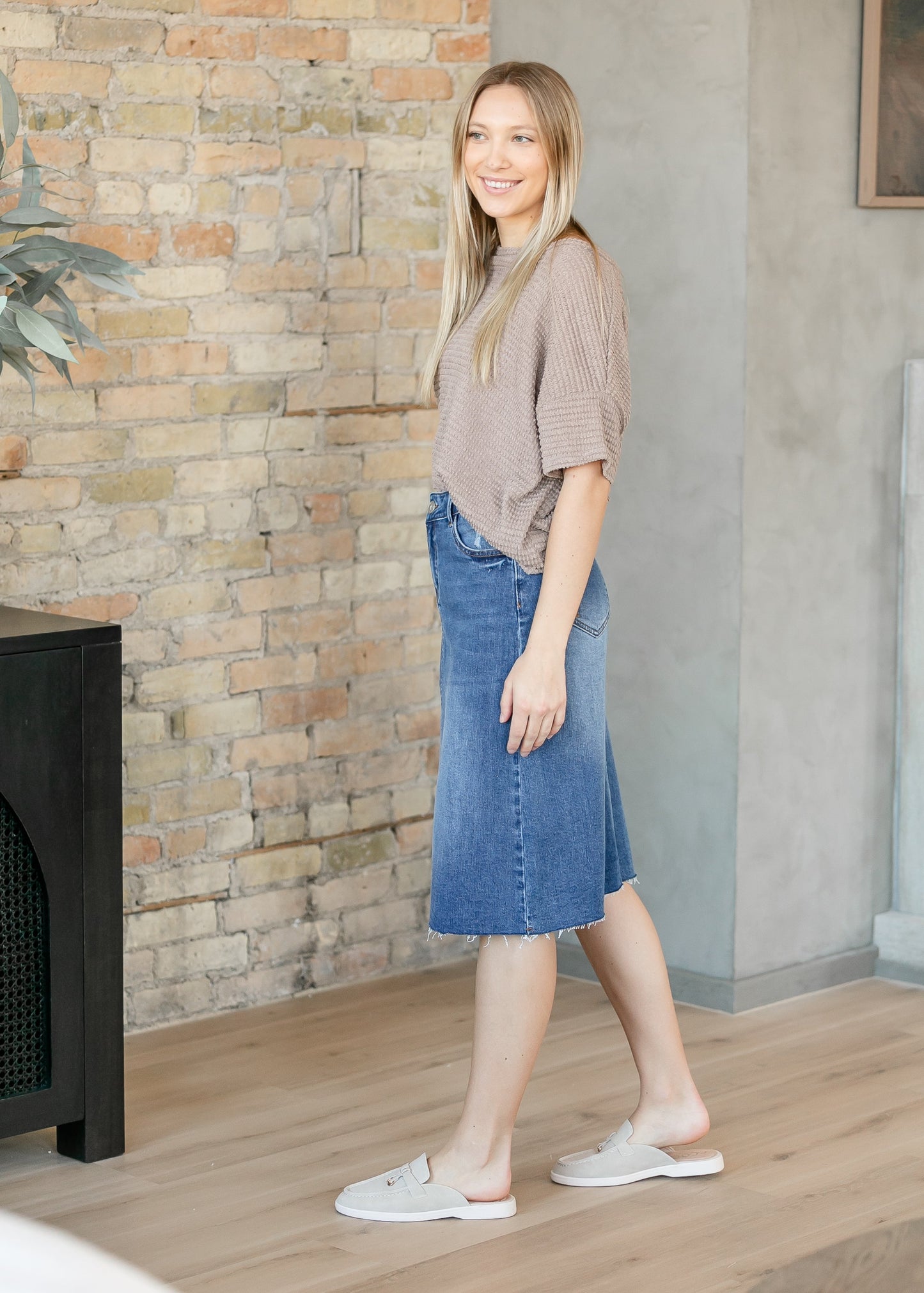 Rylin Raw Hem Midi Skirt